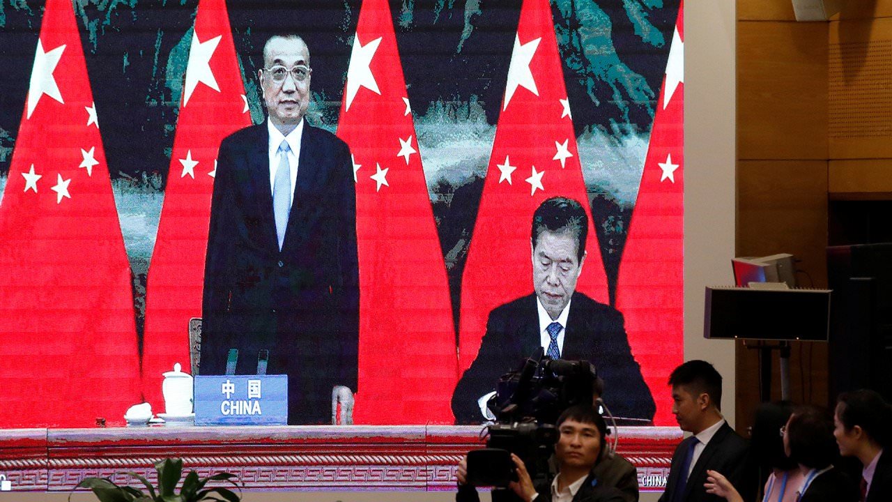 'Negligência' dos EUA leva Asean em direção à China em uma rivalidade econômica de superpotência, dizem analistas