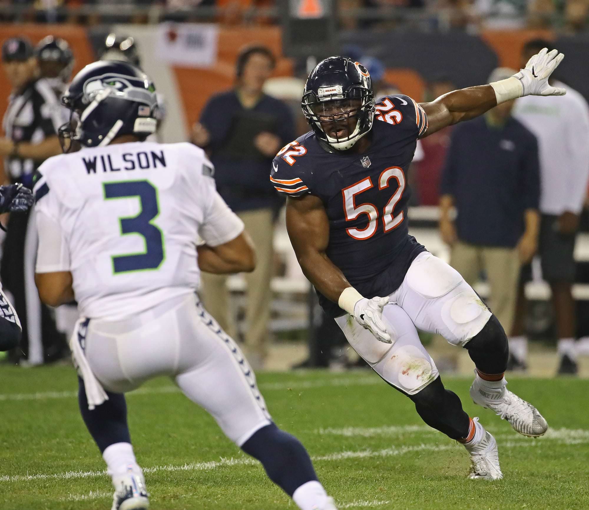 Bears: Chicago poderia trocar Khalil Mack por Russell Wilson?