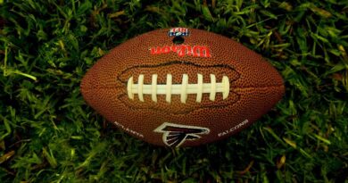 As primeiras parcerias oficiais de apostas esportivas da NFL incluem FanDuel, DraftKings