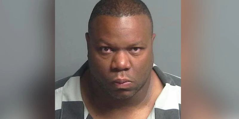 Jogador da NFL, Kevin Ware, preso depois que namorada desaparece