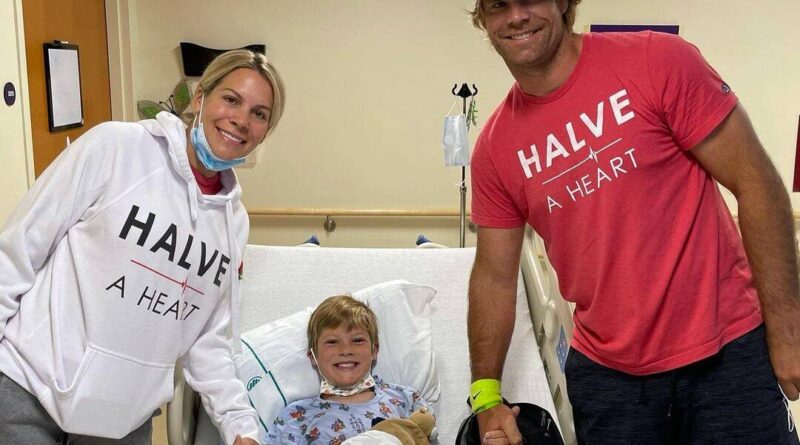 Filho de 8 anos, TJ, filho de Greg Olsen, estrela da NFL, sofre transplante de coração