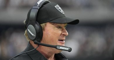 O técnico do Raiders, Jon Gruden, pede desculpas após comentários racistas surgirem sobre o chefe da NFLPA em e-mails