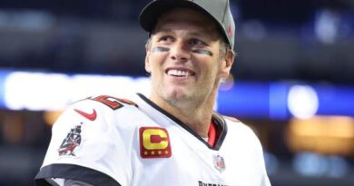 'Estou voltando' – Brady, grande da NFL, faz meia-volta na aposentadoria