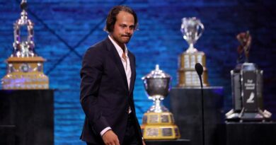 Matthews vence prêmios Hart e Lindsay e lamenta os problemas dos playoffs do Maple Leafs – NHL.com