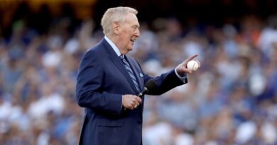 Vin Scully comemorado por Hollywood, Sports World: 'Ninguém nunca contou a história do beisebol melhor'