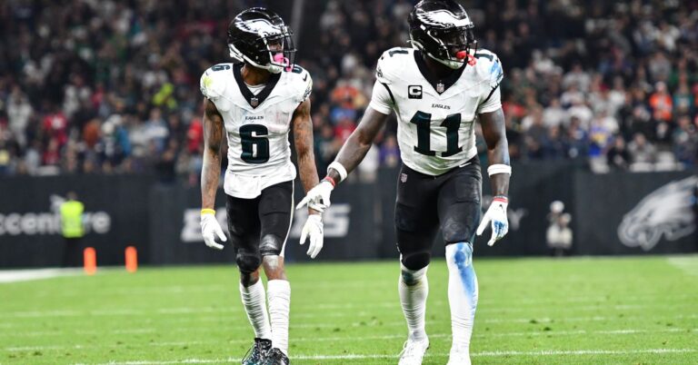 Eagles prontos para reestreia de AJ Brown e DeVonta Smith contra os Browns!