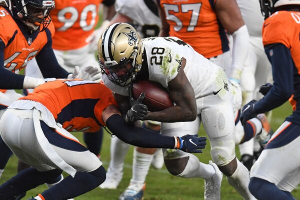 Probabilidades de futebol de quinta à noite, escolha e discussão ao vivo: Broncos at Saints