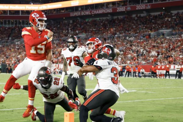 Confronto Imperdível: Buccaneers e Chiefs Prometem Emoção na Segunda à Noite!