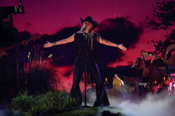 Prepare-se: A Estrela Surpresa do Show do Intervalo no Dia de Ação de Graças!