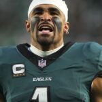 Jalen Hurts: A Ascensão do Líder que Está Transformando os Eagles!