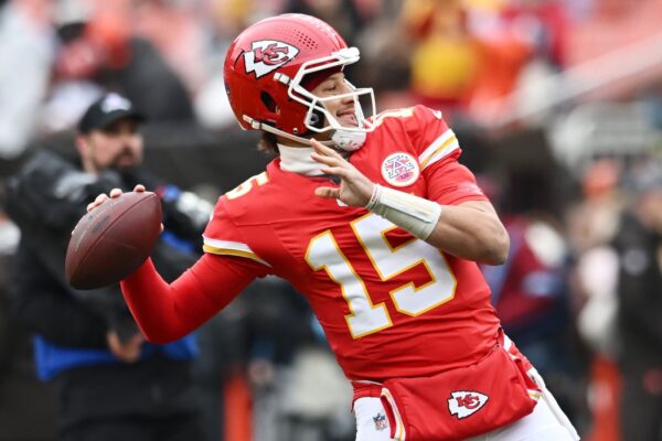 Mahomes Liberado para a Semana 16: Torcedores em Polvorosa!