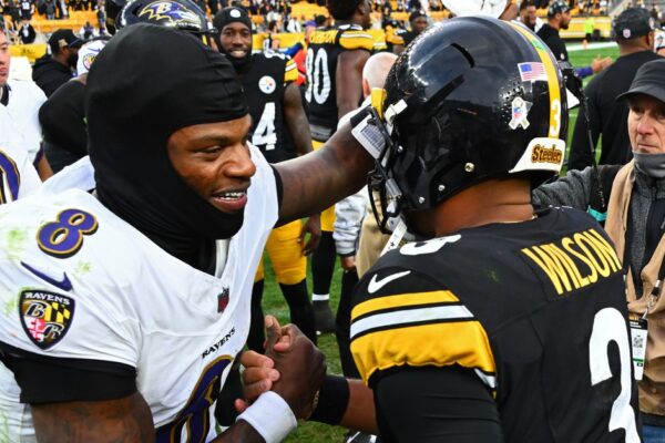 Rivais em Campo: Steelers e Ravens Prometem Emoção em Charm City!