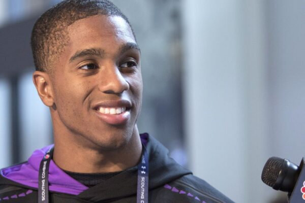 Byron Jones: O Salto que Mudou sua Carreira e as Lições do NFL Combine!