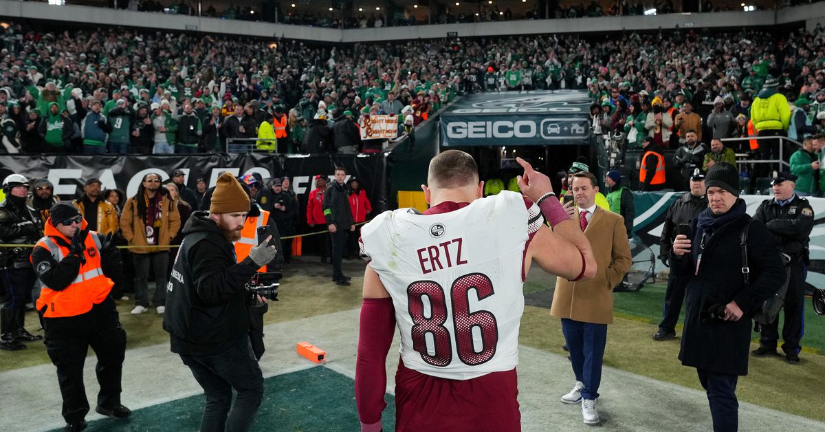 Zach Ertz Renova com os Comandantes: O Que Isso Significa para a Temporada