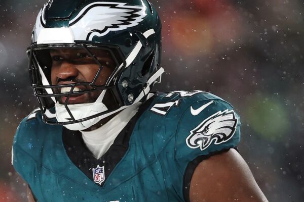 Oren Burks Troca Eagles pelos Bengals: Impactos e Expectativas Surpreendentes!