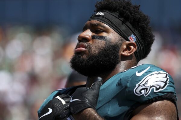 Eagles em Alerta: Trocas de Bryce Huff e Dallas Goedert Podem Mudar Tudo!