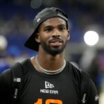 Shedeur Sanders fica com os novos Raiders QB Geno Smith, Ignites NFL Draft Rumores com Post Viral