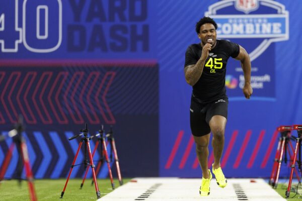 De Fadil Diggs: O ‘Roubo’ do Draft que Pode Transformar a Defesa dos Santos! De Fadil Diggs: O ‘Roubo’ do Draft que Pode Transformar a Defesa dos Santos!
