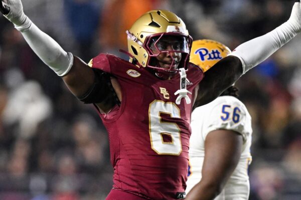 Donovan Ezeiruaku: O Novo Craque que Pode Revolucionar a Defesa dos Cowboys!