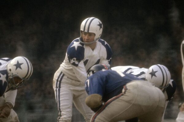 Eddie Lebaron: O Herói Esquecido que Mudou a História dos Cowboys! Eddie Lebaron: O Herói Esquecido que Mudou a História dos Cowboys!