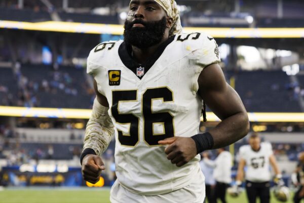 DeMario Davis: O Líder Resiliente que Transforma a Defesa dos Saints! DeMario Davis: O Líder Resiliente que Transforma a Defesa dos Saints!