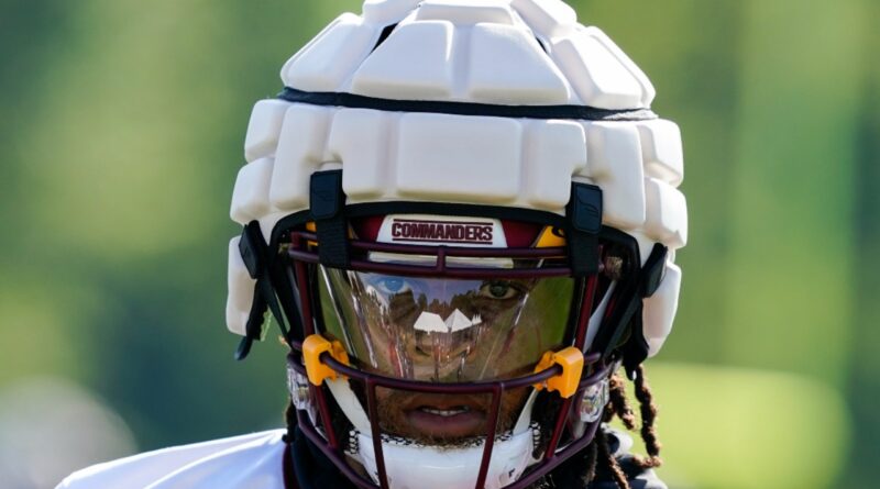NFL espera reduzir lesões na cabeça com experiência 'pateta' com capacete