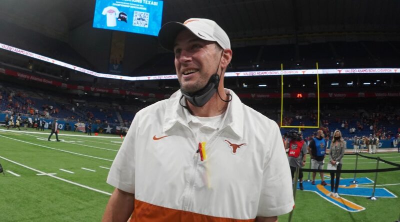 FAU Football contrata o ex-treinador do Texas, Tom Herman, por relatório – Sports Illustrated