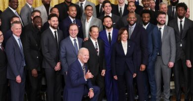 Presidente Biden e vice-presidente Harris recebem Warriors na Casa Branca – ESPN