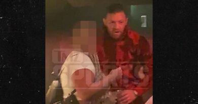 Novo vídeo mostra Conor McGregor e acusador juntos na mesa do clube após suposto estupro
