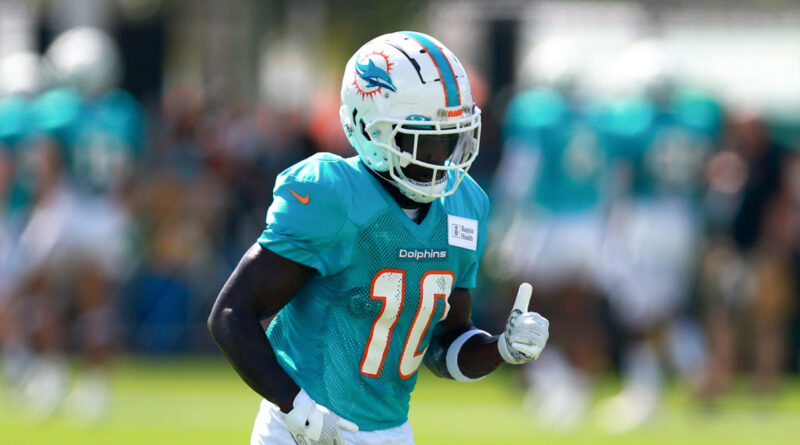 Dolphins’ Tyreek Hill Says He Uses ‘Madden’ to Evaluate Opposing CBs Before Games