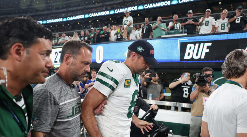 NFL Players React to Aaron Rodgers’ Ankle Injury on Jets’ 1st Drive vs. Bills