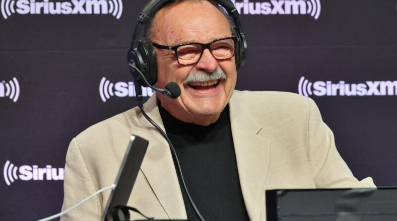 Dick Butkus, one of the greatest linebackers in NFL history, dies at 80