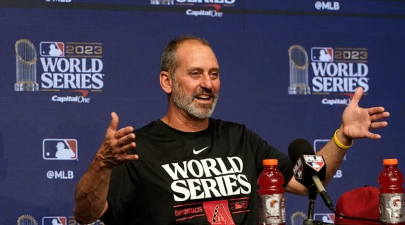 Torey Lovullo Had Bizarrely Honest Answer to Coping With D-Backs’ World Series Loss – BarstwoolSports.com