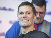 Tom Brady sobre salário: “Minha esposa ganha muito dinheiro”