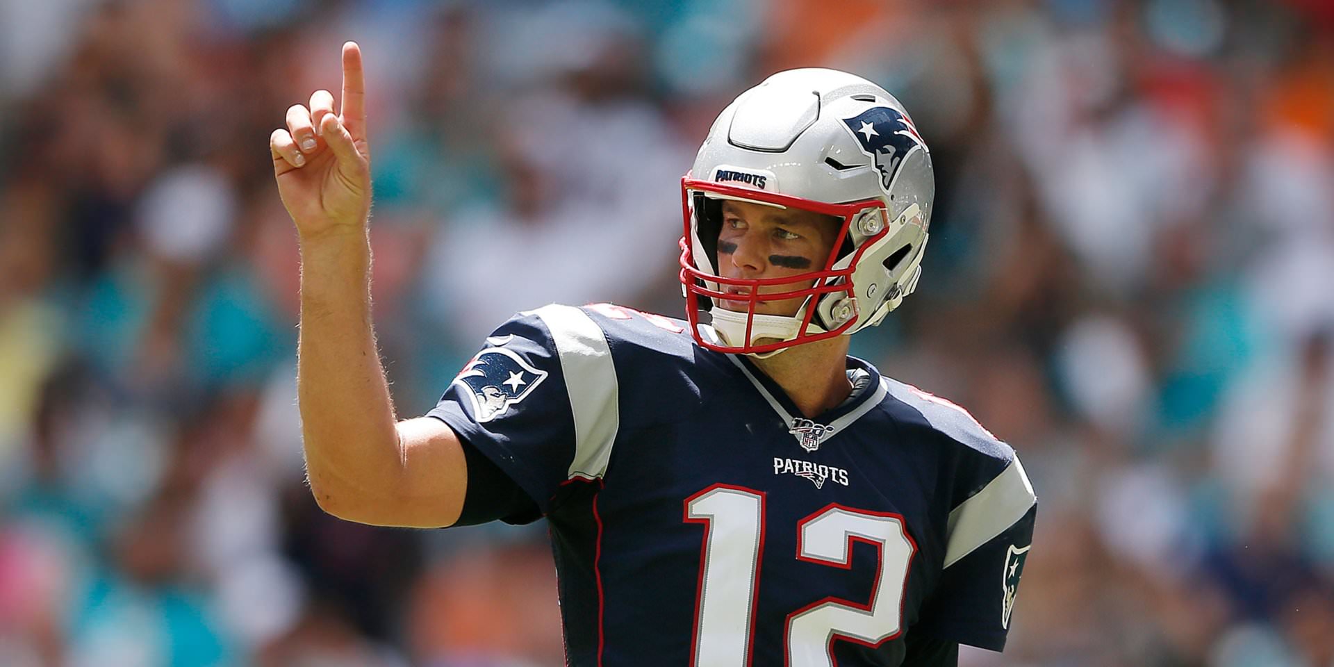 'Vamos jogar!': Tom Brady critica a NFL durante o jogo em que ele não estava jogando