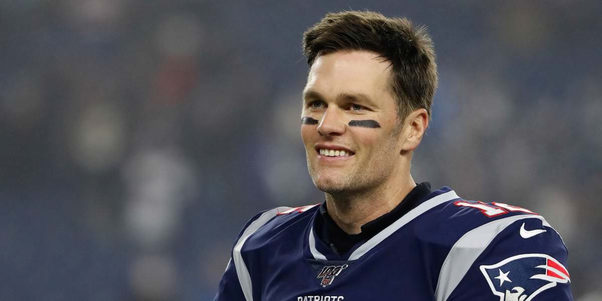 Insider da NFL diz que os Titãs e os Raiders podem estar à frente dos Patriots na corrida para assinar Tom Brady