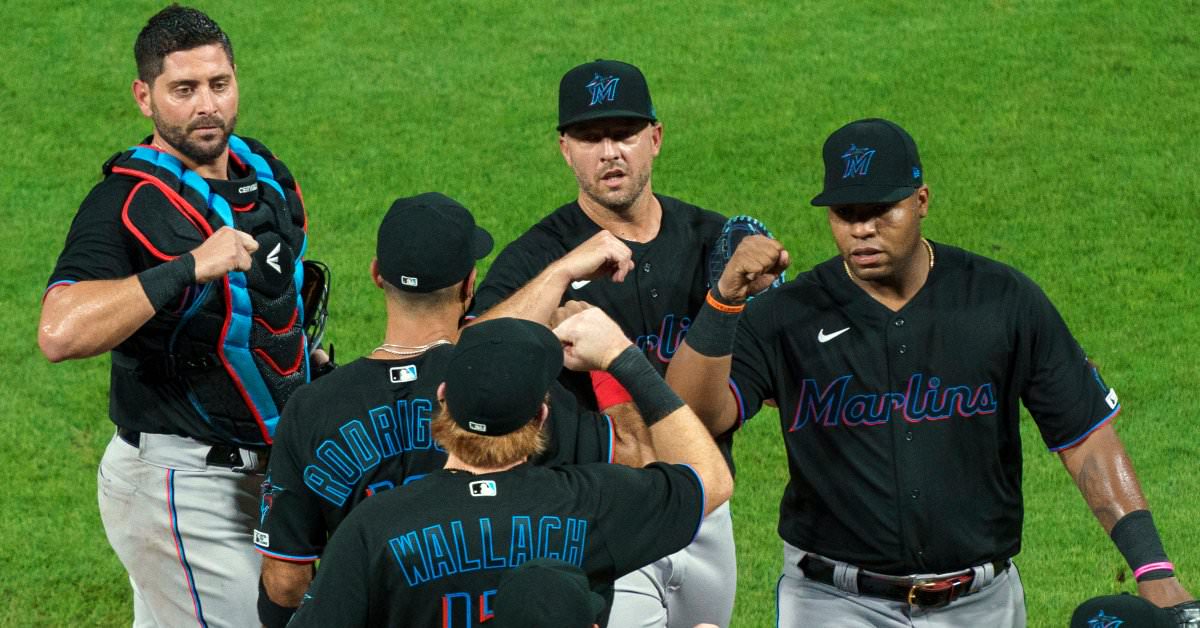 MLB suspende temporariamente a temporada do Miami Marlins após 15 jogadores testarem positivo para COVID-19